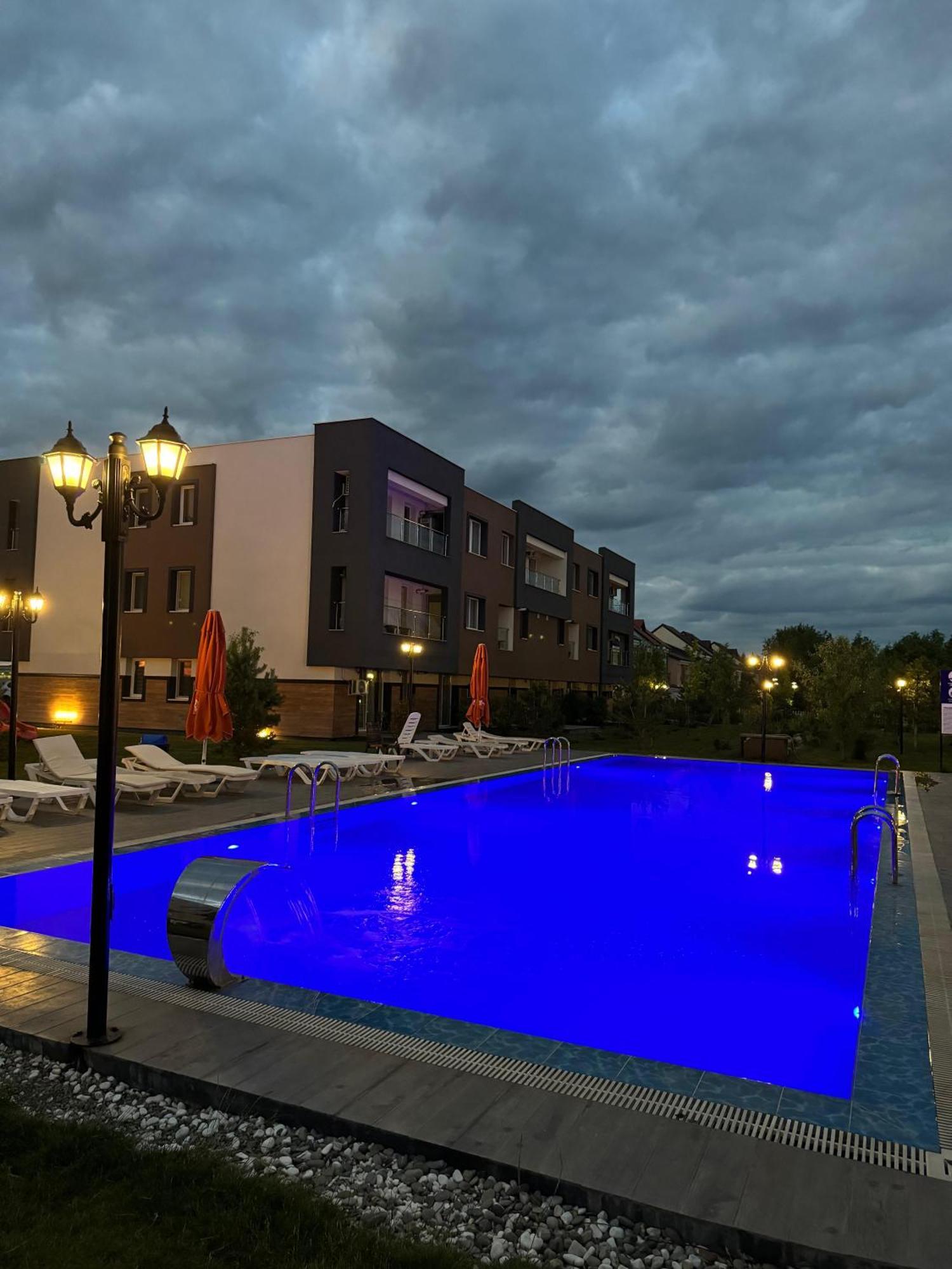 Libertatii Gardens Poolside Airport&Therme Отопени Экстерьер фото